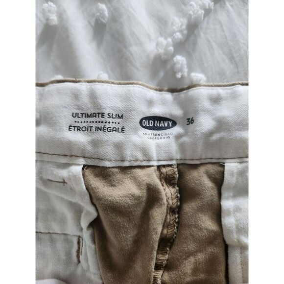 Old Navy Men’s Slim Fit Chino Shorts – Size 36 (Pre-owned, Excellent Condition) - Picture 3 of 4